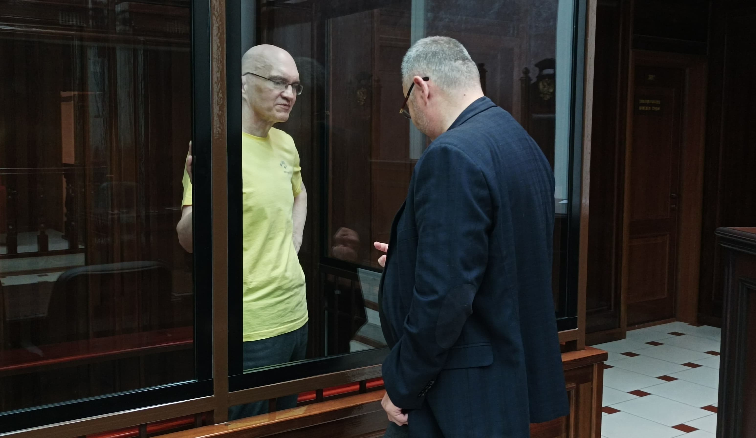 Chelyabinsk resident accused of treason for transferring money to a Russian card said that security forces beat him and pulled his pants down during the arrest